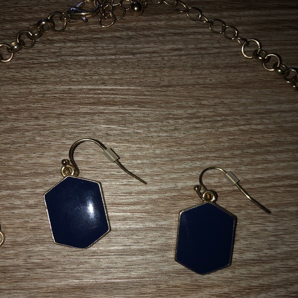 Charming Charlie’s navy blue necklace - Picture 3 of 3